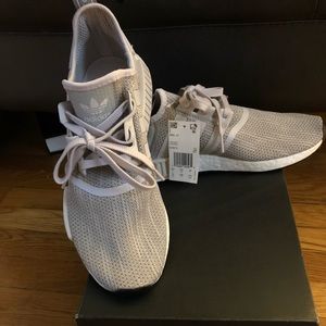 BRAND NEW NEVER WORN MENS ADIDAS NMD R1